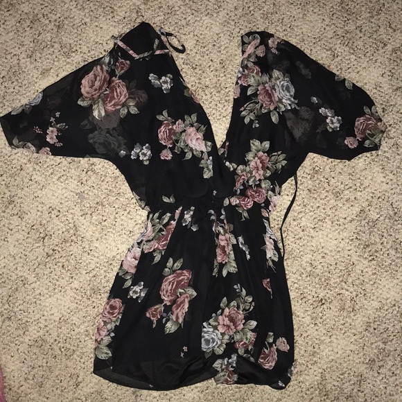 Rue21 Pants - *** 5 for $20 item -- Super cute summer Romper!